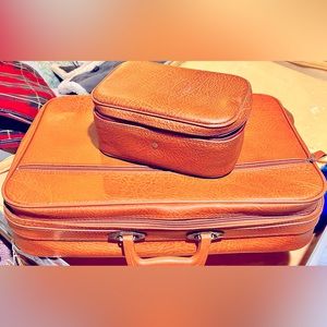 Vintage carry-on W/KEYS + make-up/toiletry bag set.